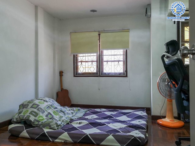 *****ทาวน์โฮมมือสองย่านสมุทรปราการ ม.ศิรินเทพ8 ศรีนครินทร์-ร่มเกล้า เนื้อที่ 18 ตร.ว. ฟังก์ชัน 4 ห้องนอน 3 ห้องน้ำ 1 ที่จอดรถ ราคาต่อรองได้ นัดชมบ้านมาเลย! แถมฟรี! 2 เครื่องปรับอากาศ, 1 เครื่องทำน้ำอุ่น ใกล้รถไฟฟ้าในอนาคตสายสีเหลือง "สถานีศรีลาซาล" และทางด่วน "บางนา"